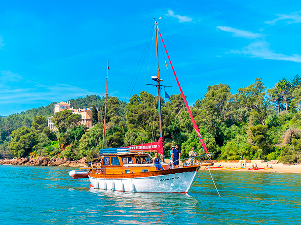 aluguer de barco veleiro em troia