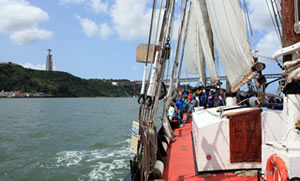 barco veleiro aluguer passeio