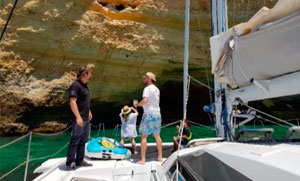 passeio barco catamaran algarve